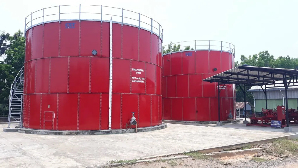 API-12B Oil Tanks